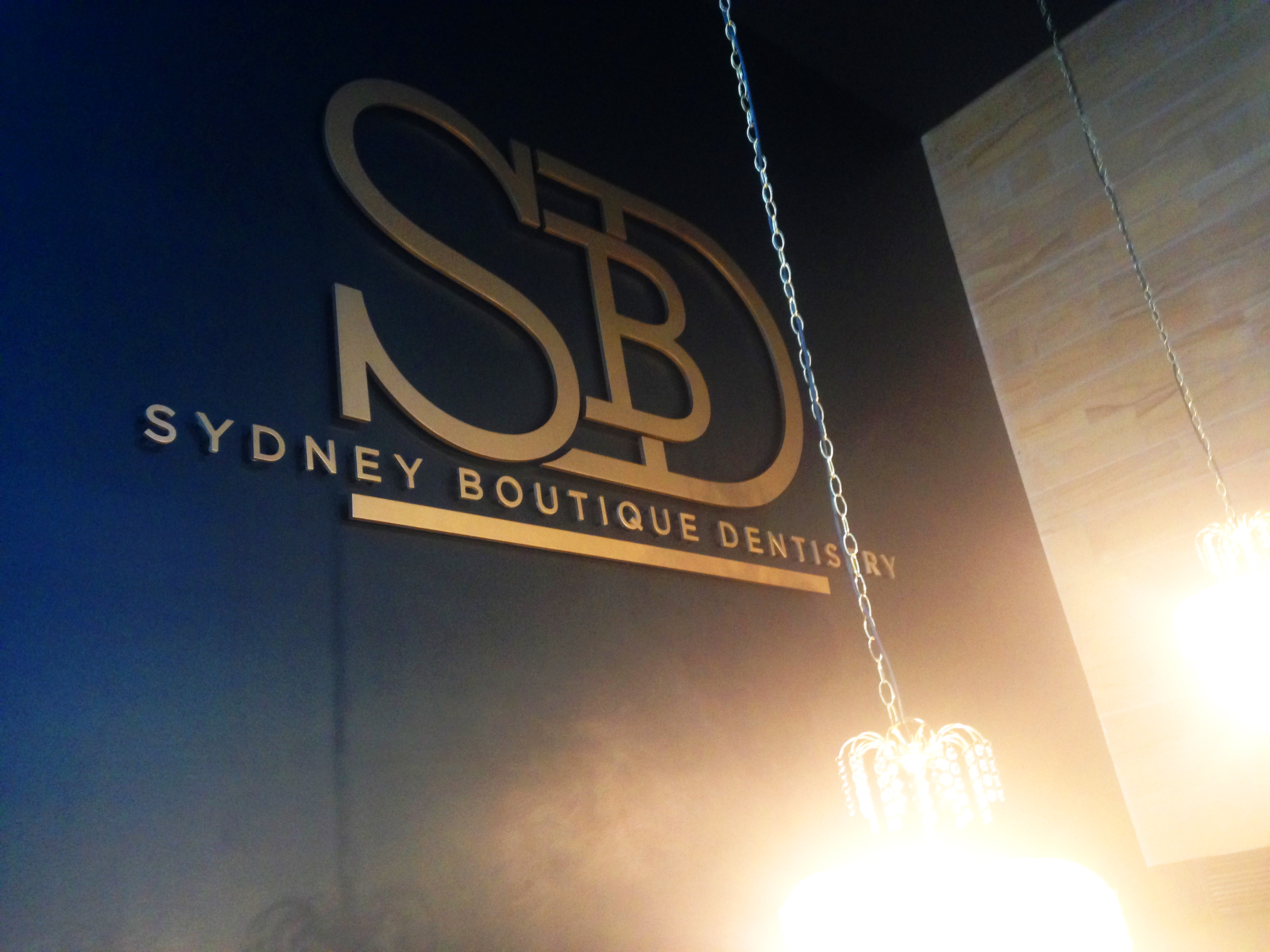 Sydney Boutique Dentistry – 3D Metallic Gold Signage